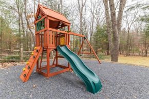 Ultimate Family Retreat with Game Room and Hot Tub East Stroudsburg
